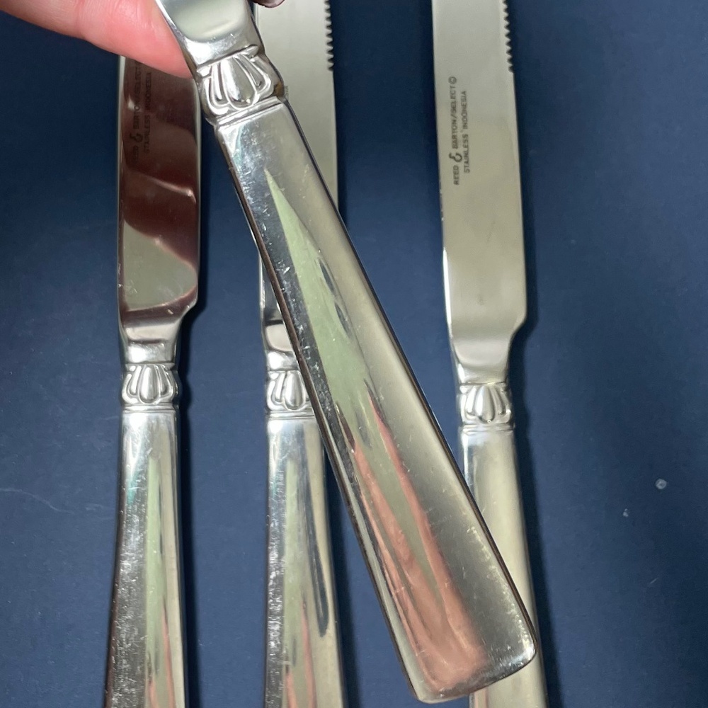 Reed & Barton Sanderling Pattern 4 Dinner Knives Stainless Flatware Indonesia
